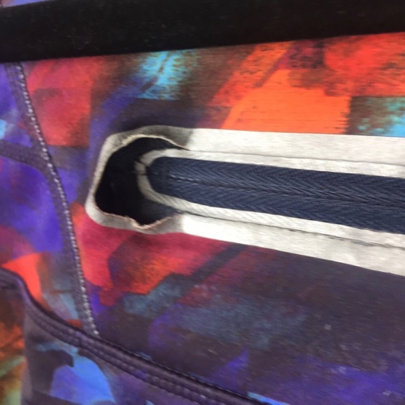 Athleta Colorburst Sonar Rainbow Print Compression Leggings Size XS - Picture 10 of 14